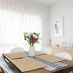 Διαμέρισμα Home2book Design Black & White Cruz